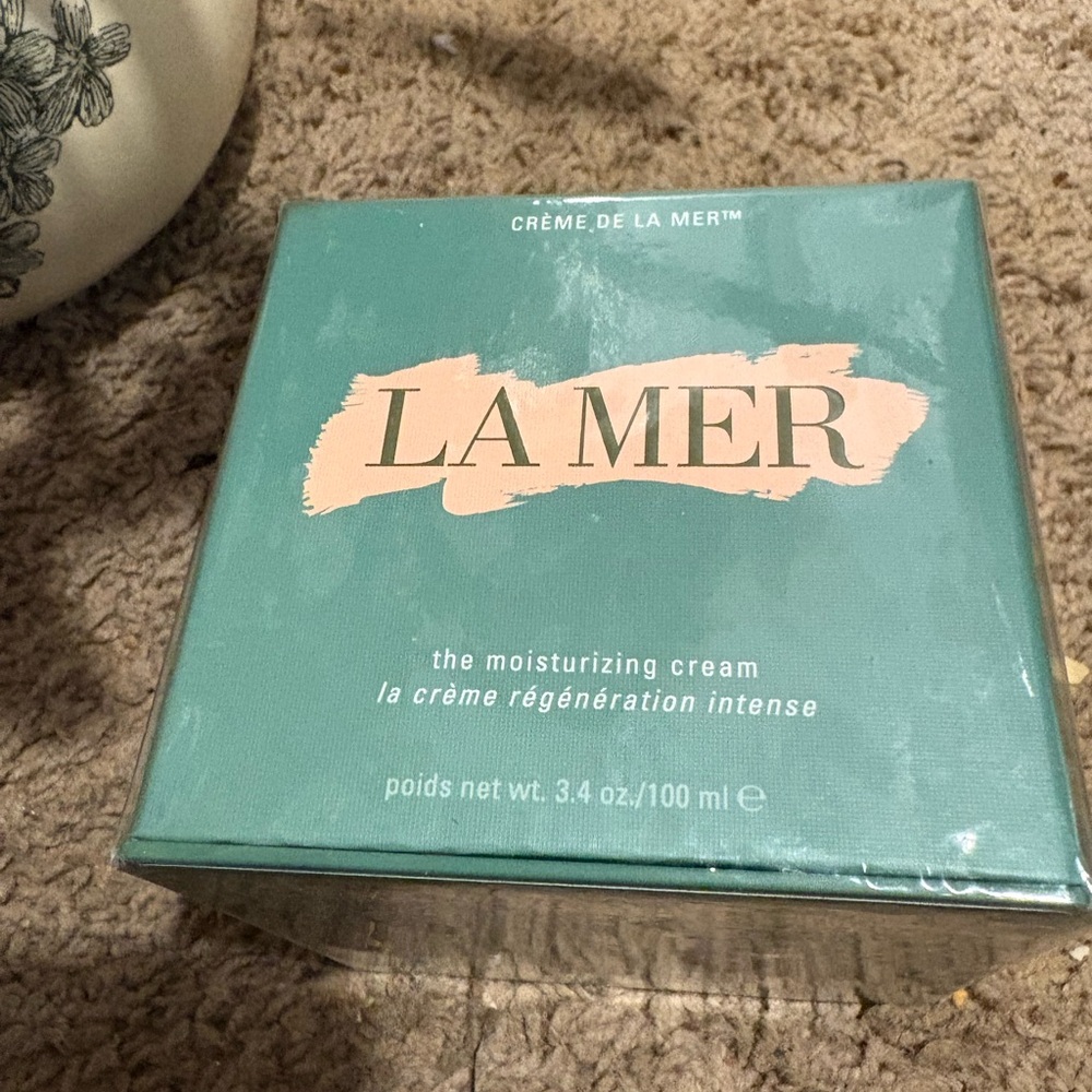 Jumbo Jar of La Mer Moisurizing Cream